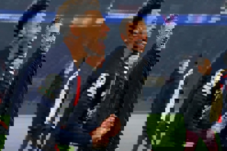 2183816
