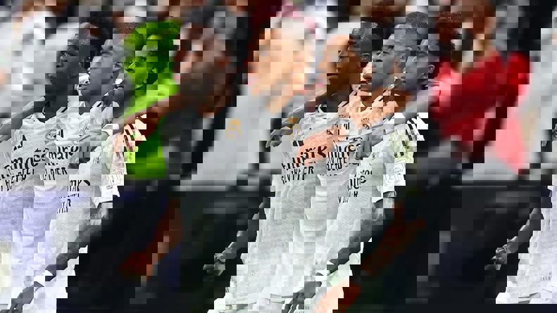 2183823
