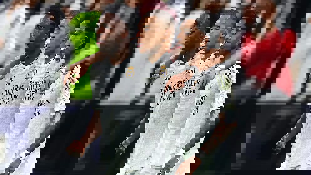 2183823