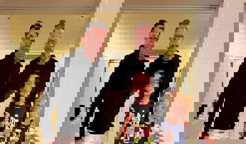 2183933