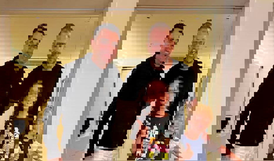 2183933
