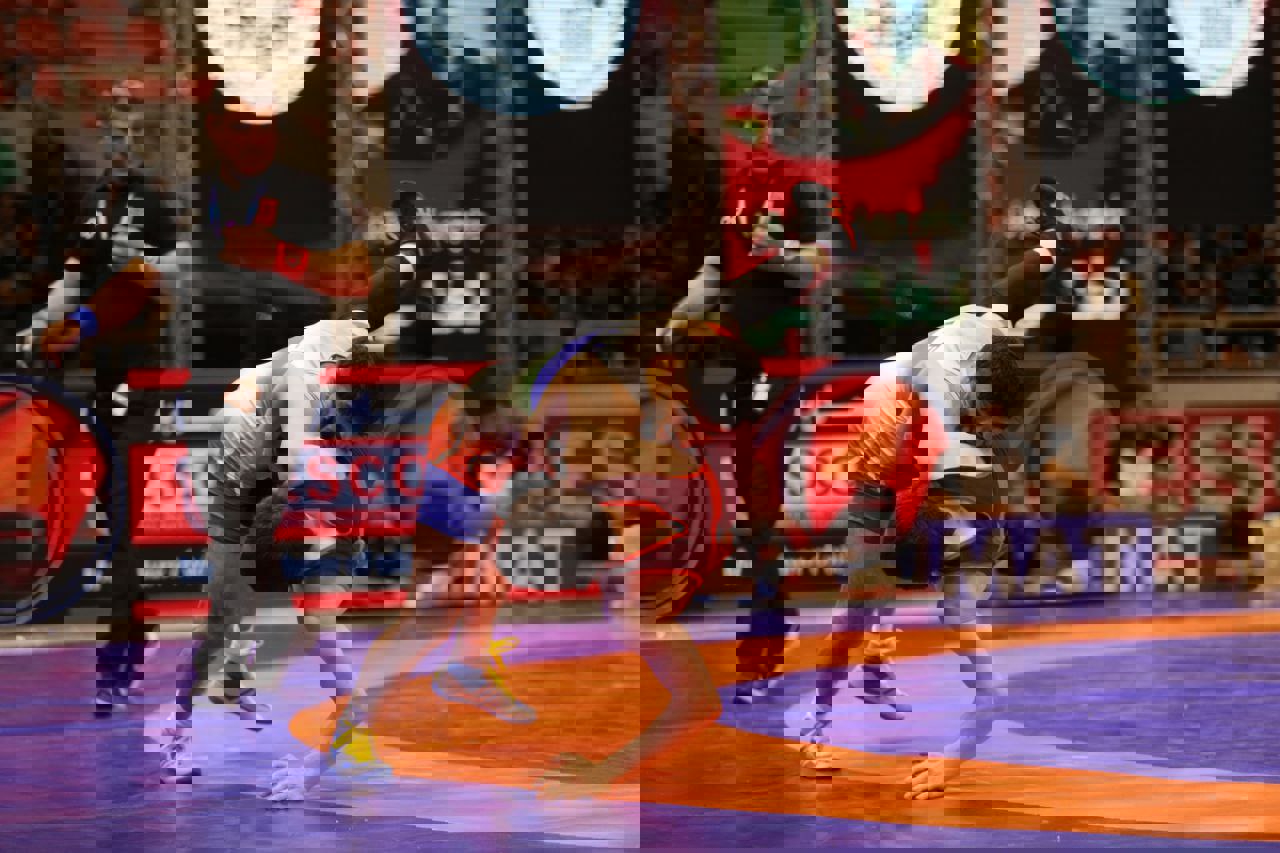 2183889