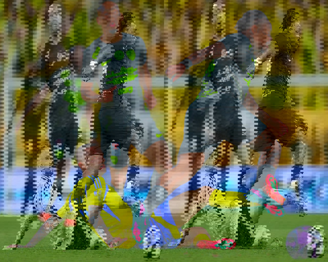 2183879