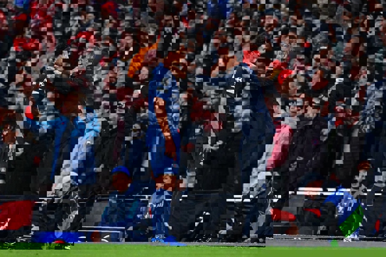 2183885