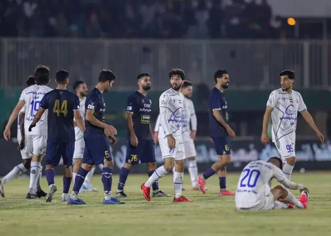 گزارش زنده: استقلال 0 - چادرملو 0