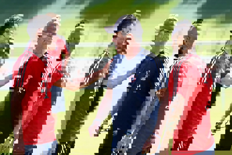 2184586