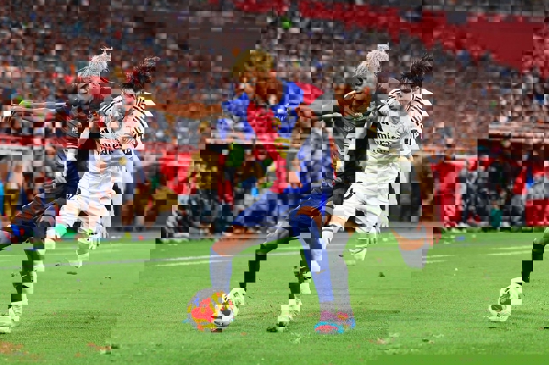 2184686