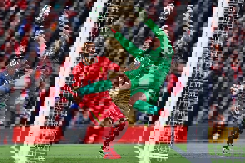 2184676