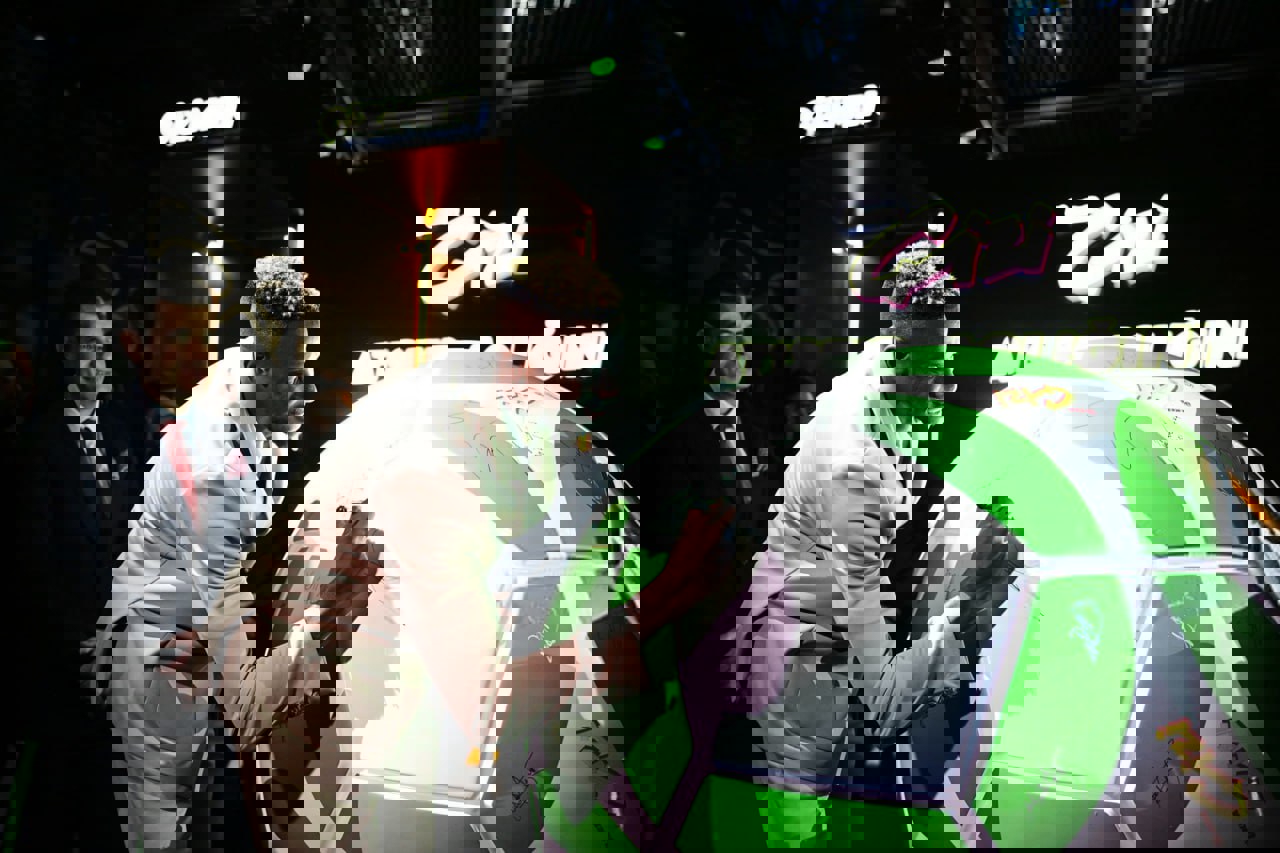 2184576