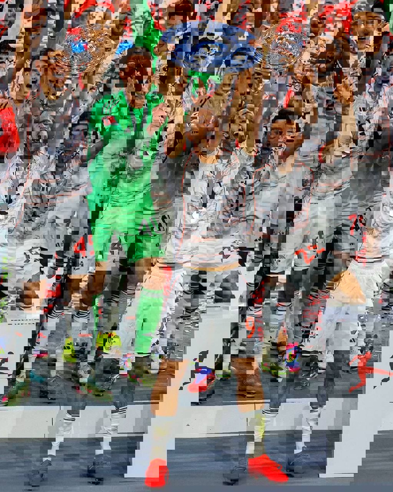 2184838