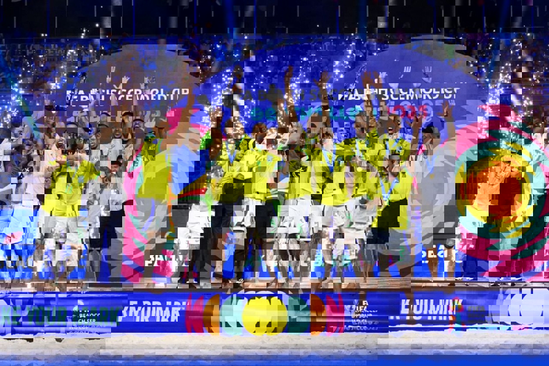 2185379