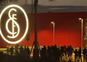 خشم هواداران سویا: حمله شبانه به کمپ باشگاه!