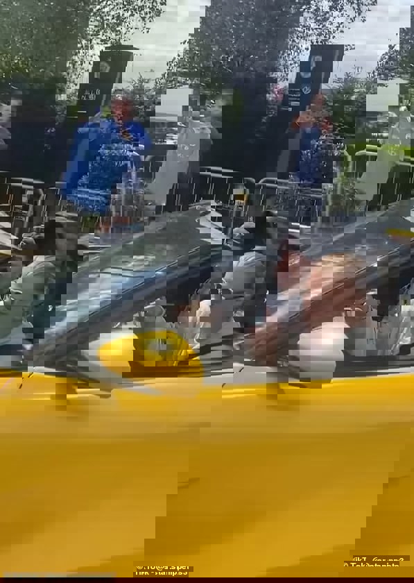 2185042