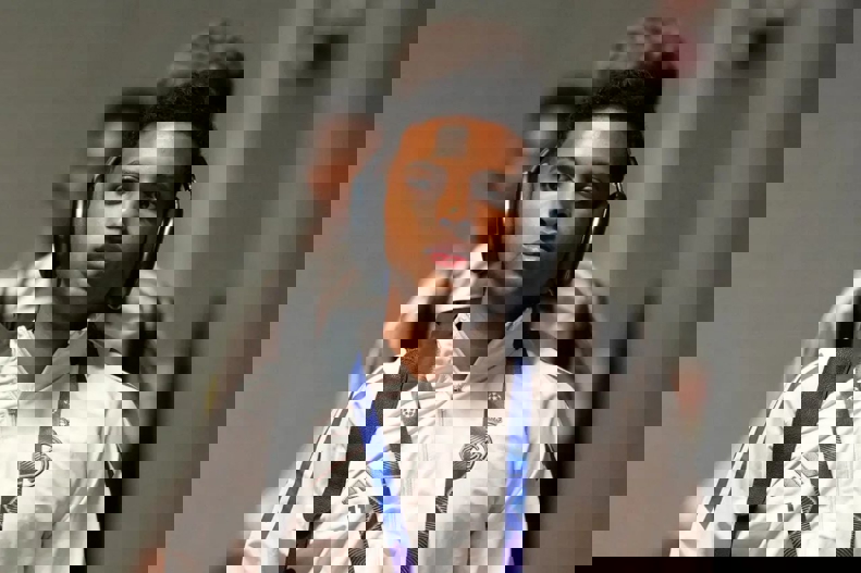 2185327