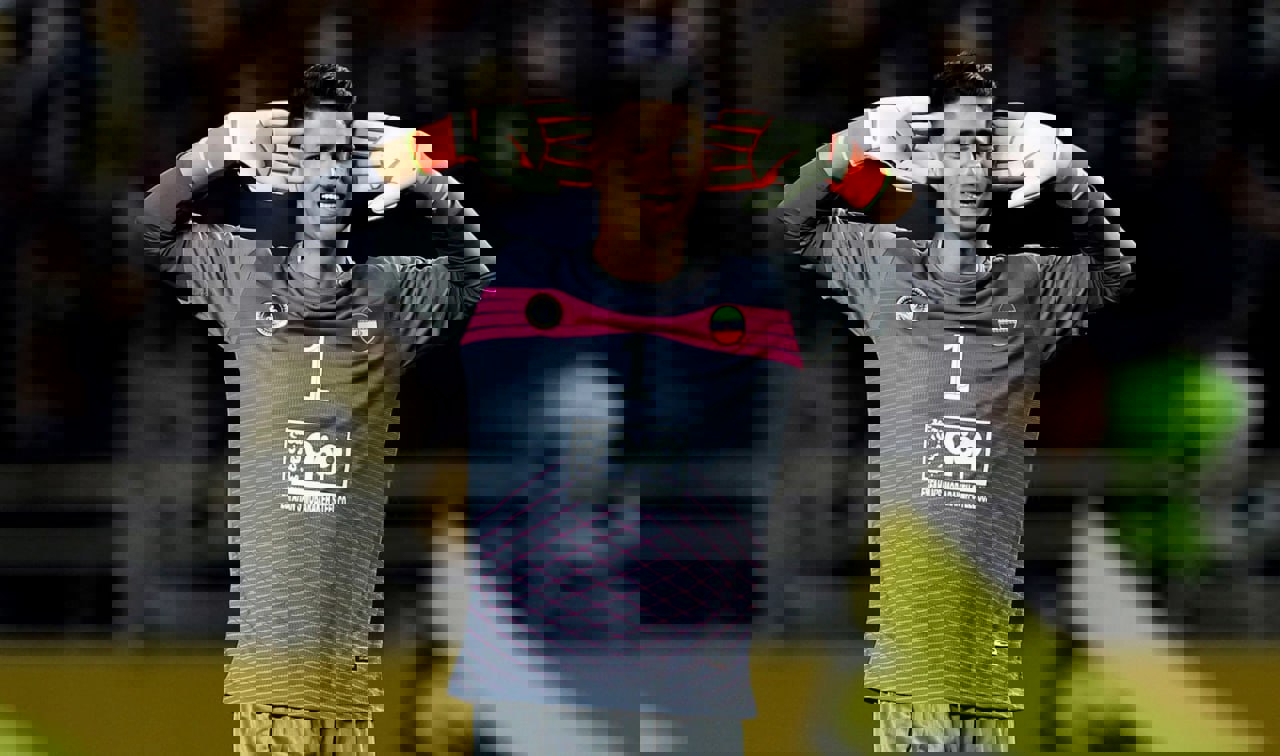 2185228
