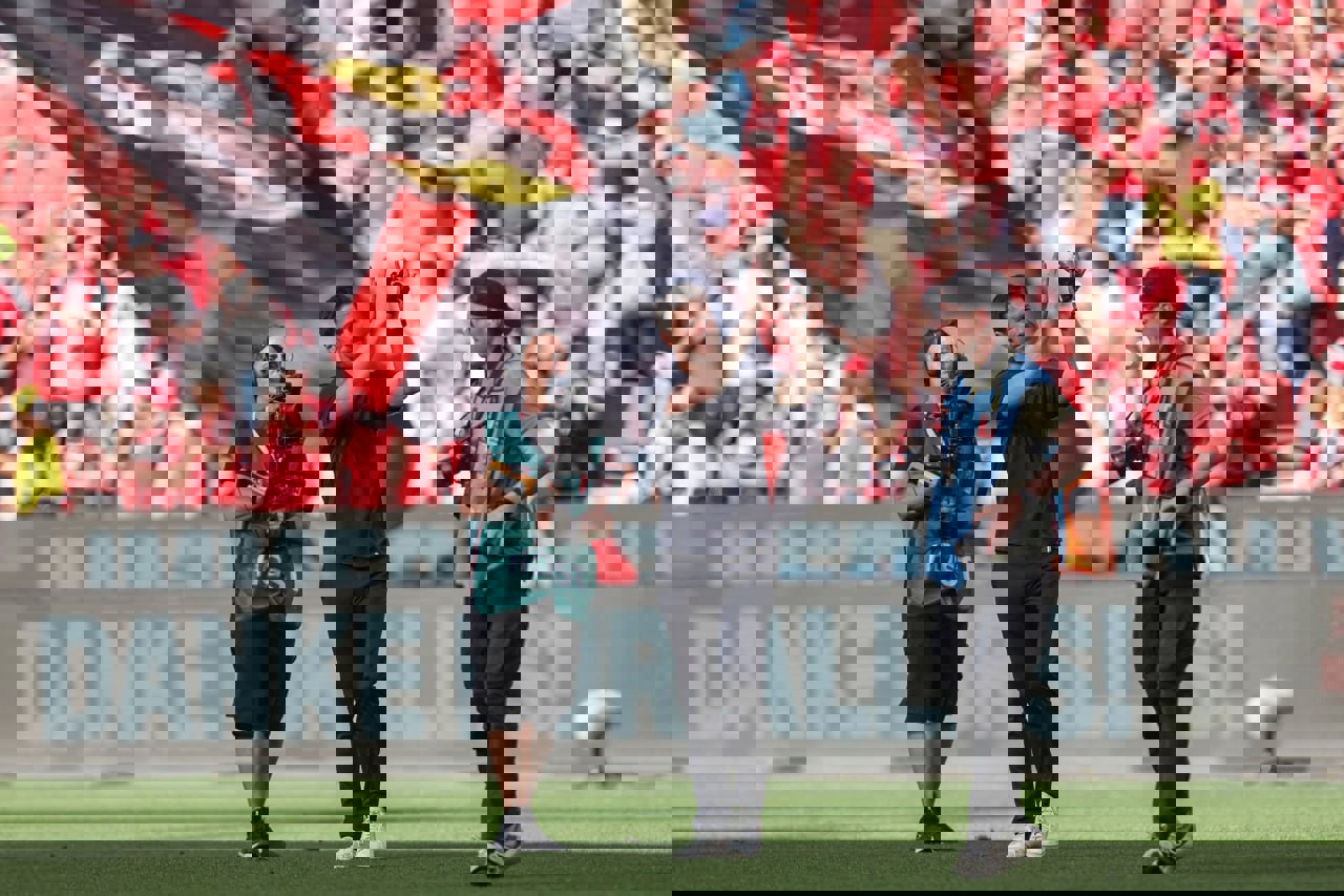 2185658