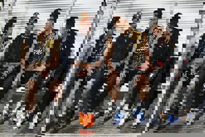 2185575