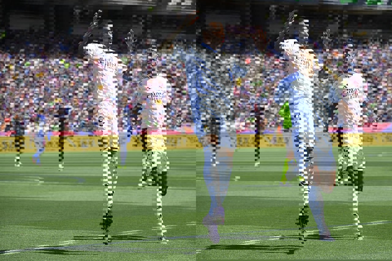 2185761