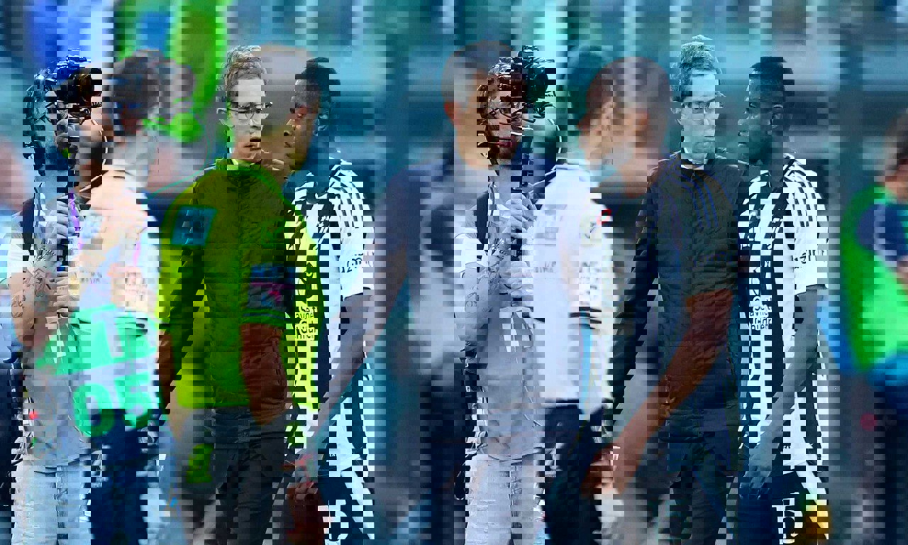 2185881