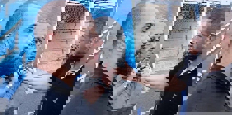 2185842