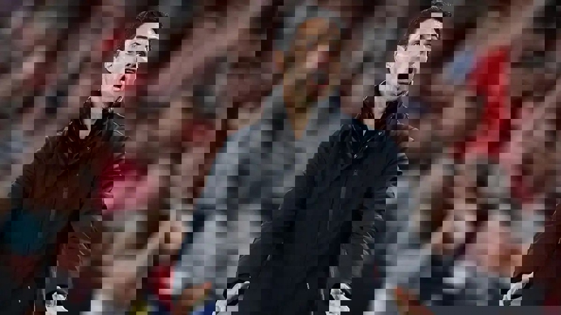 2185883
