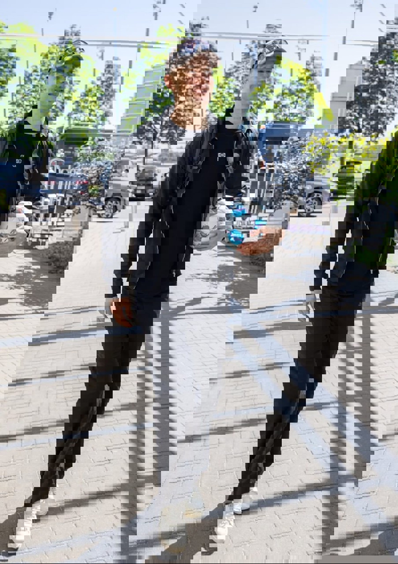 2185957