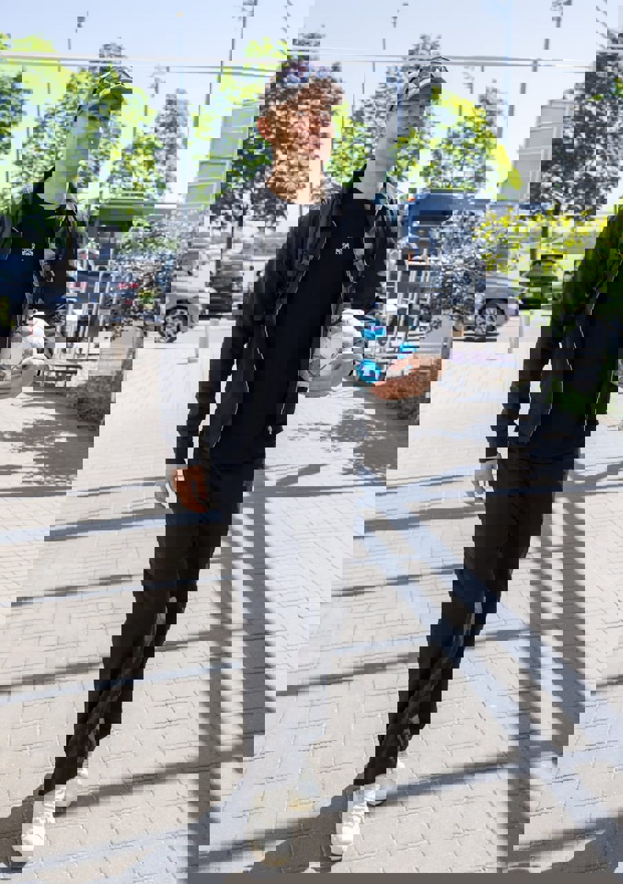 2185957