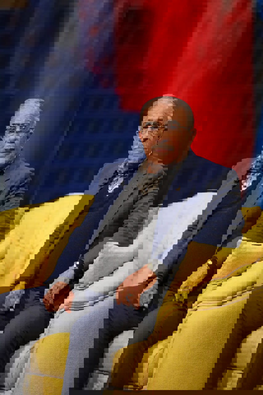 2185952