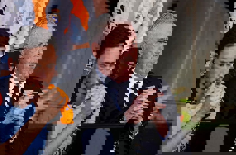 2186032