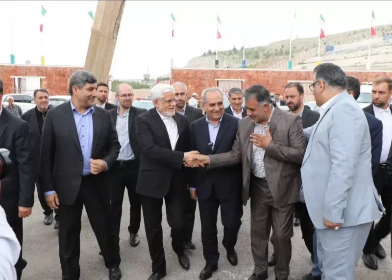 معاون رییس جمهور در ورزشگاه محبوب تراکتور