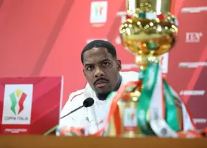 مانیان: تمدید من مهم نیست، میلان باید قهرمان شود
