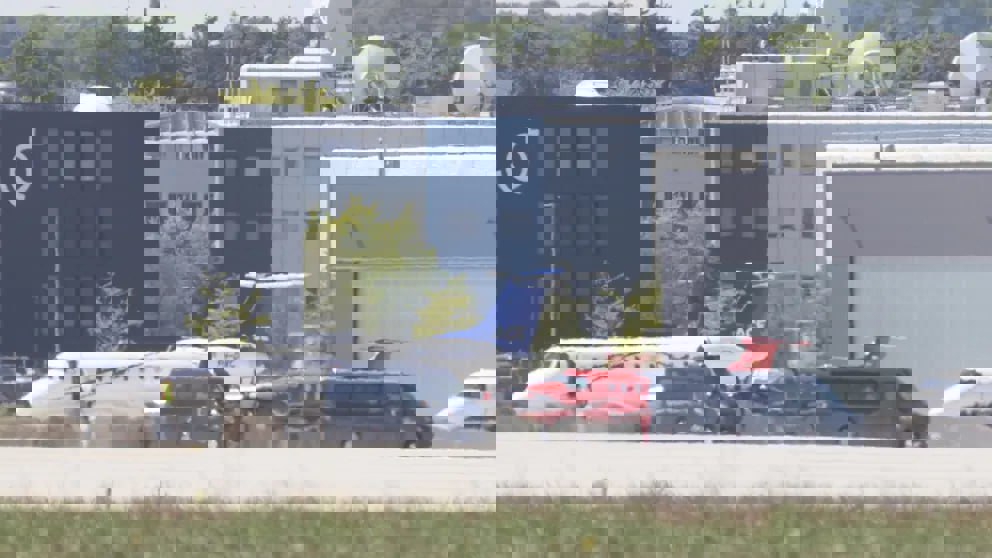 2186137