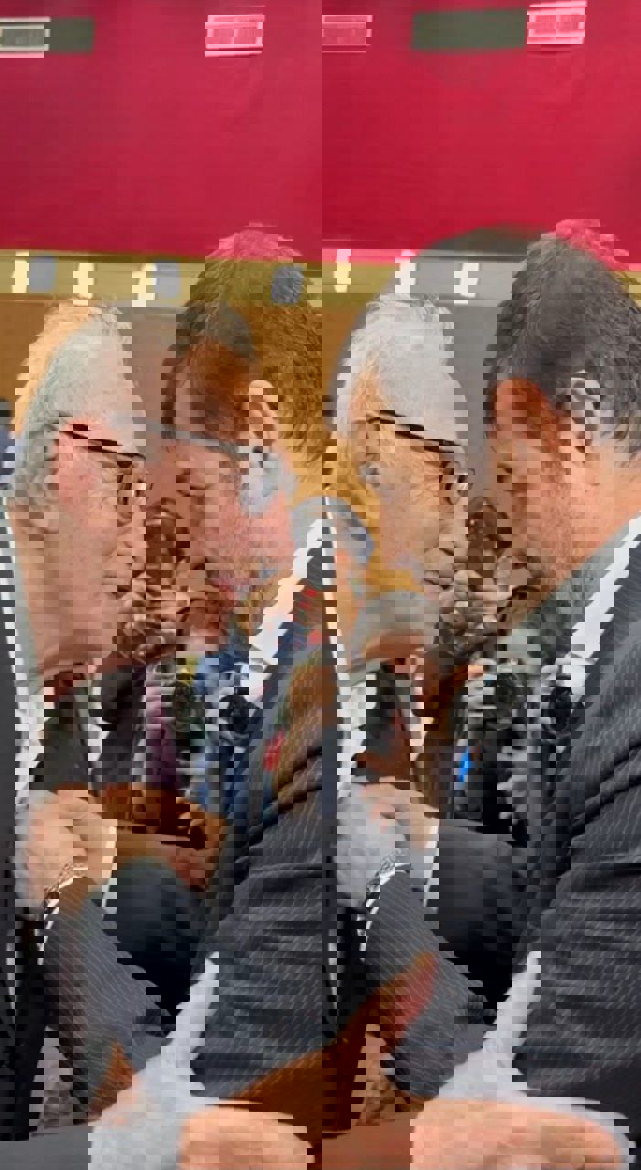 2186295