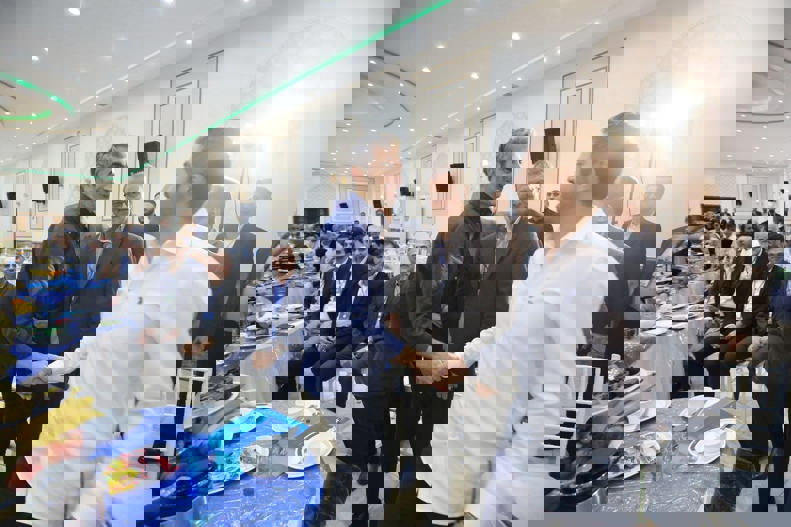2186300