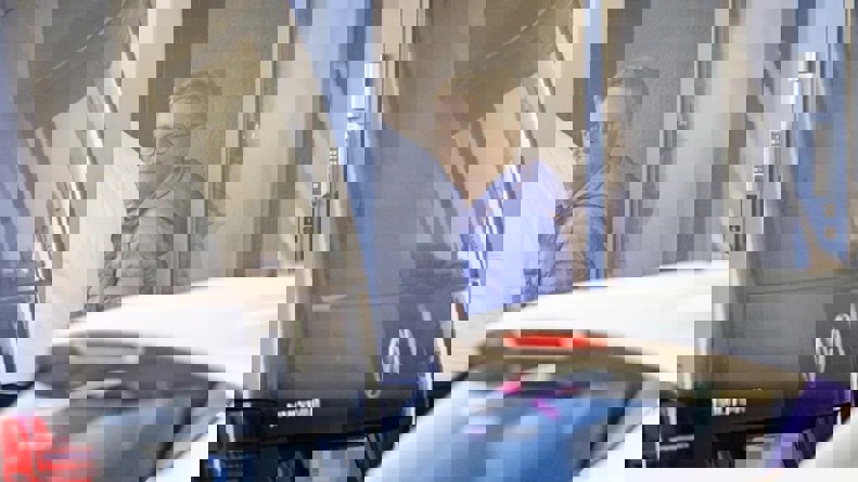 2186273