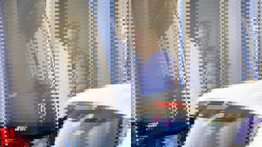 2186273