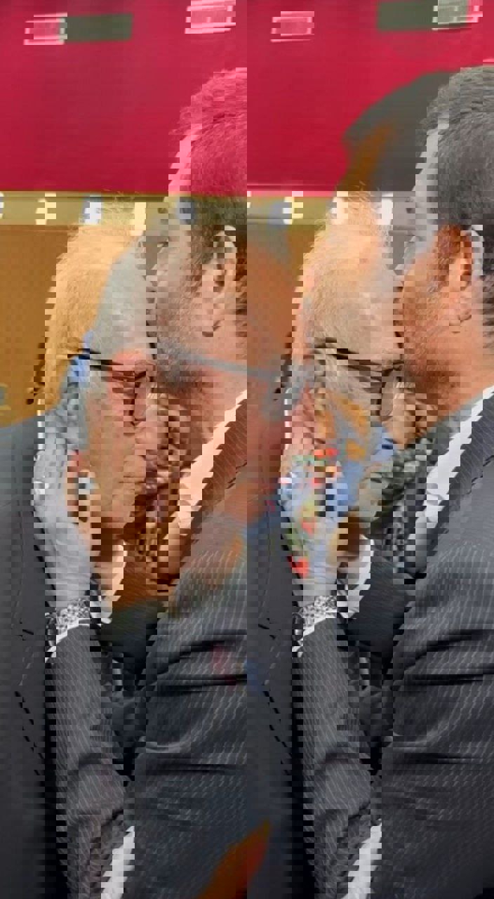 2186297