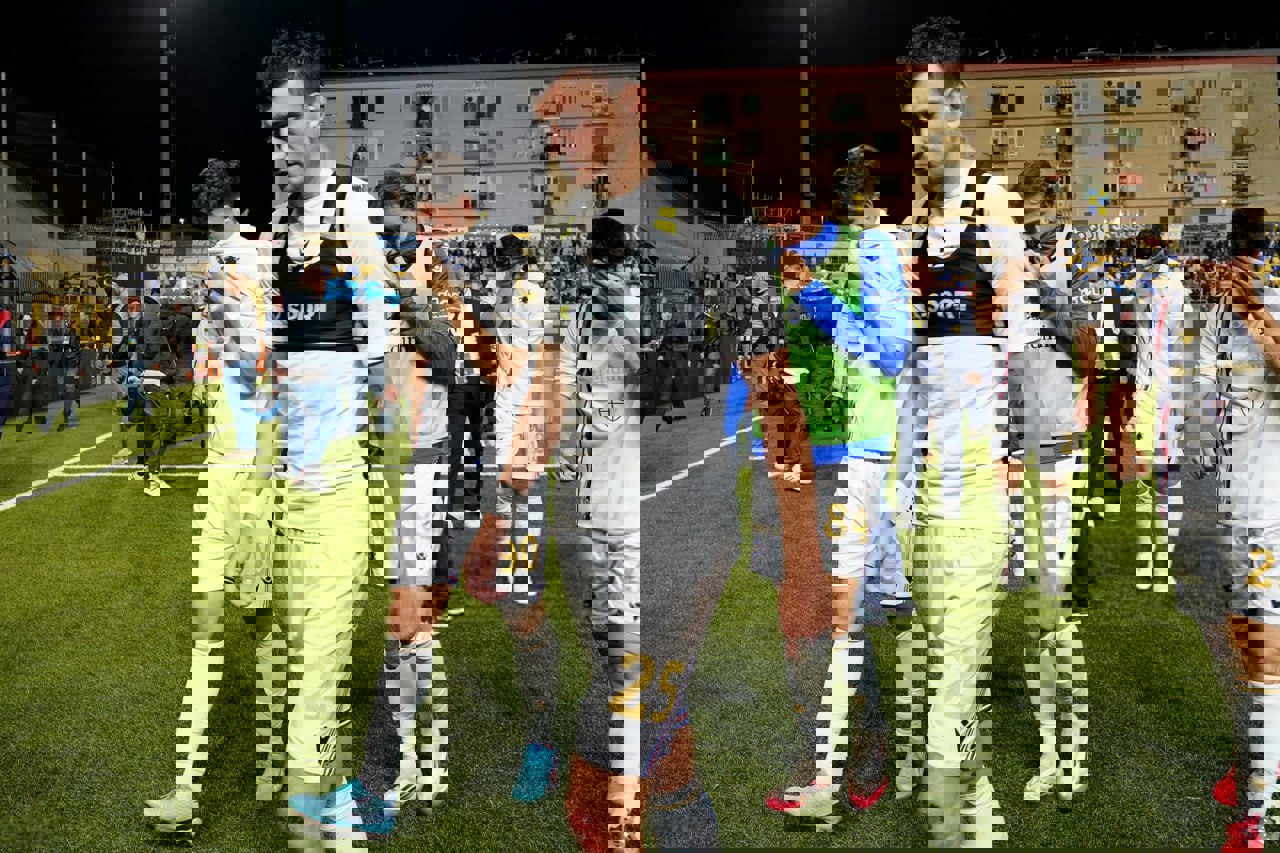 2186386