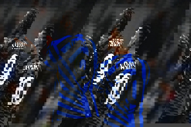 2186359