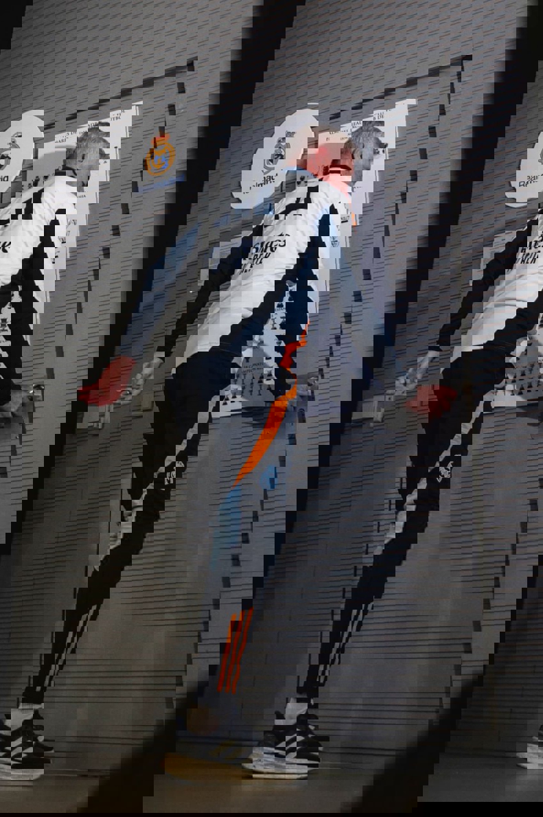 2186379
