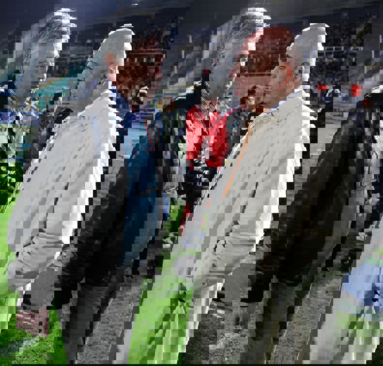 2186483