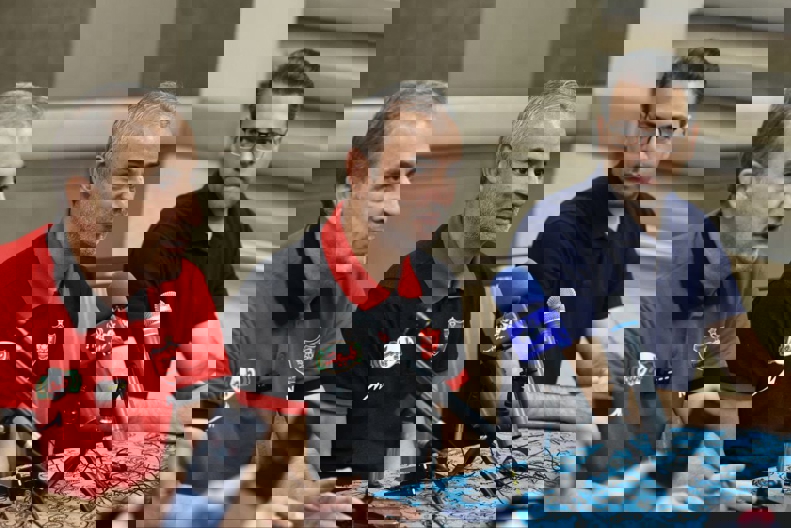 2186577