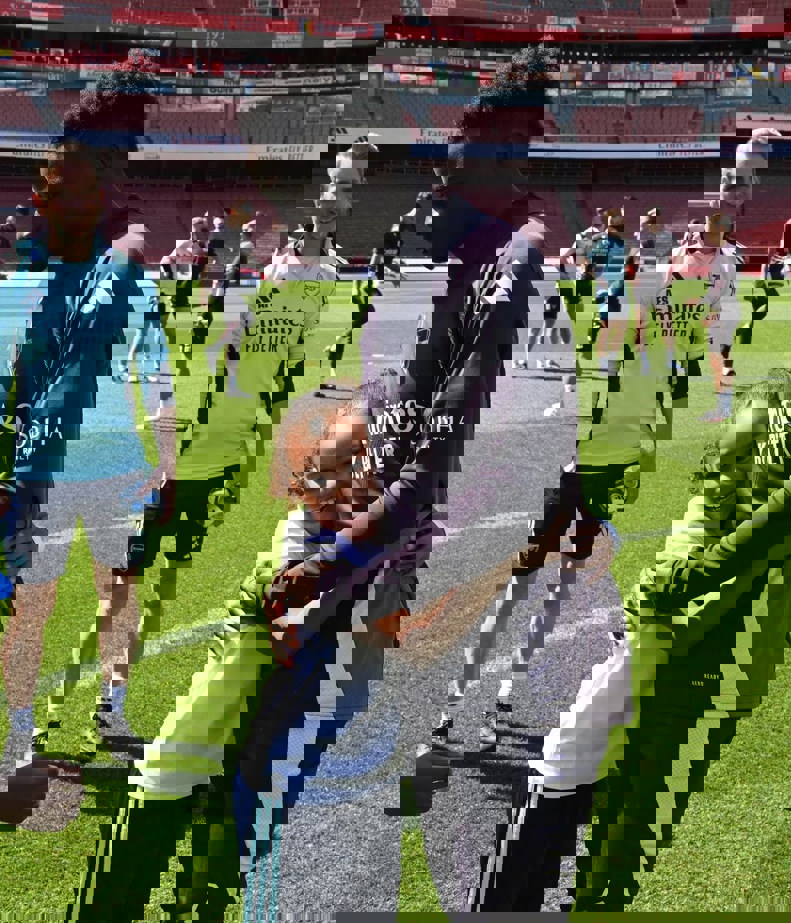 2186590
