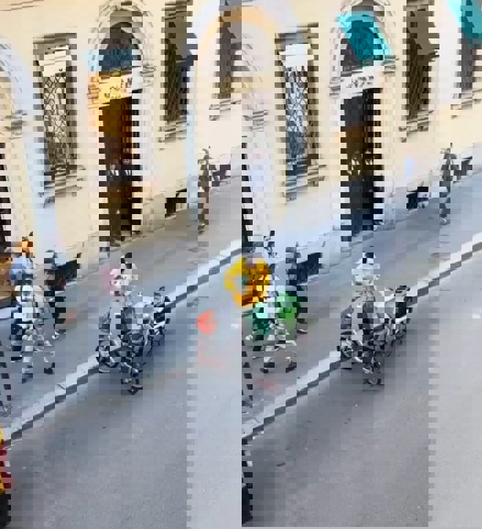 2186560