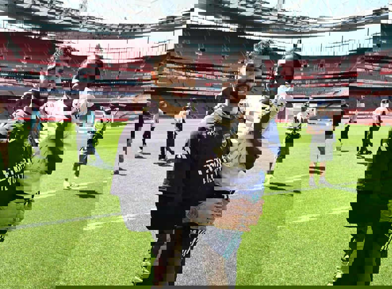 2186588