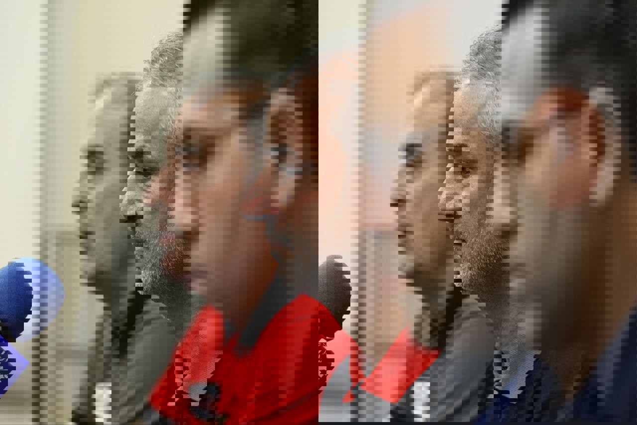 2186578