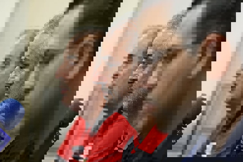 2186578