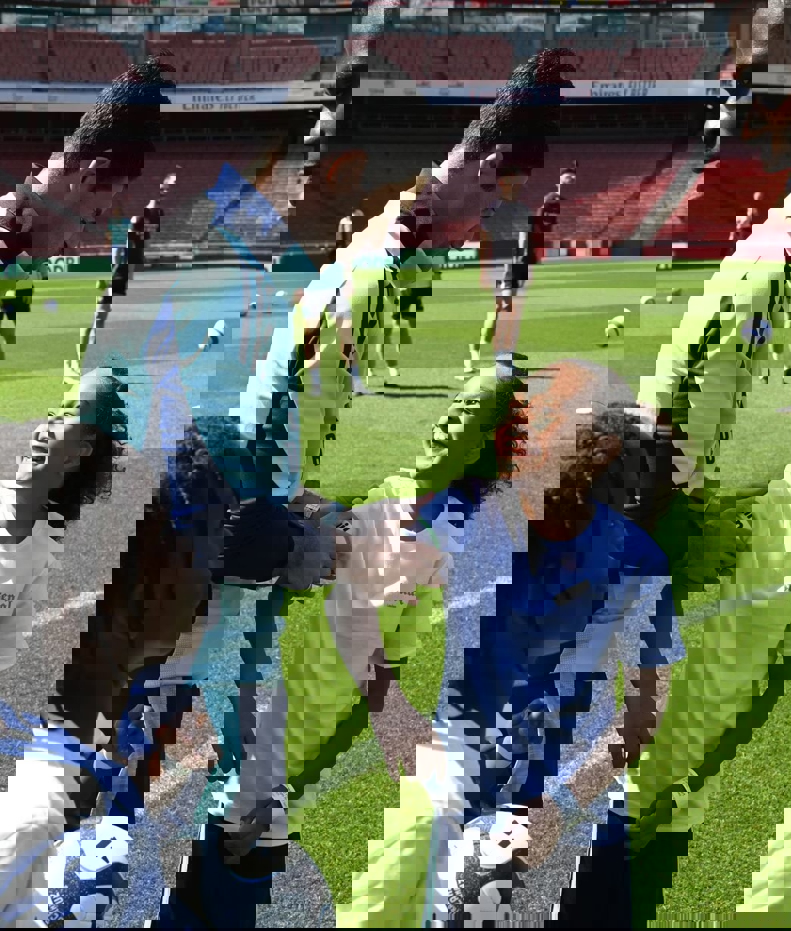 2186589