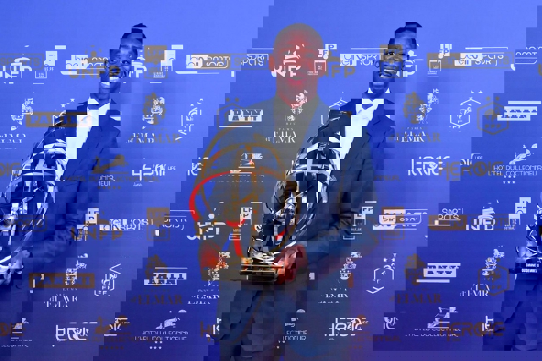 2186769