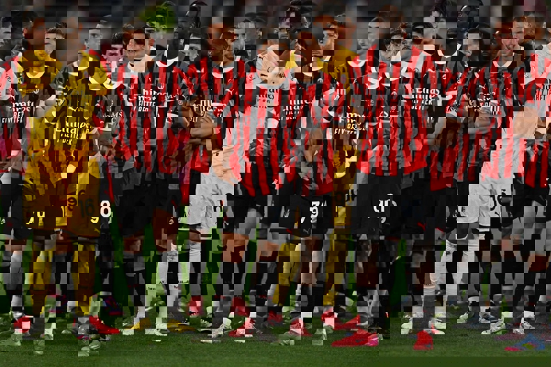 2186879
